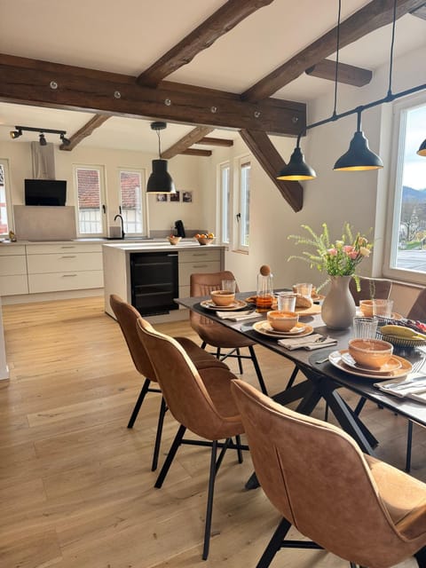 Dining area, Food