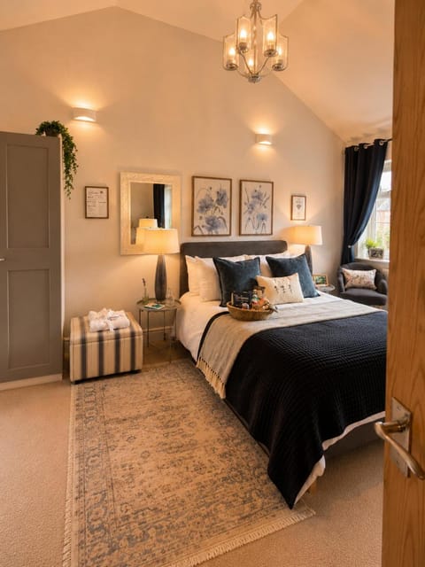 Bed, Photo of the whole room, Bedroom, wardrobe