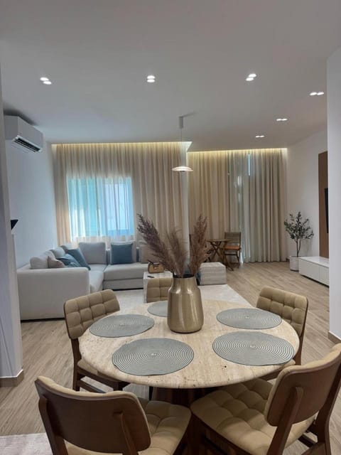 Living room, Photo of the whole room, Seating area, Dining area, Bedroom, air conditioner