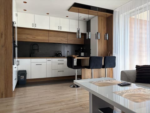 Kitchen or kitchenette, Living room, Seating area, Dining area, dishwasher, pet friendly, stove