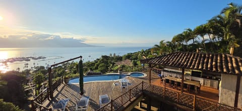 Pool view, Sea view