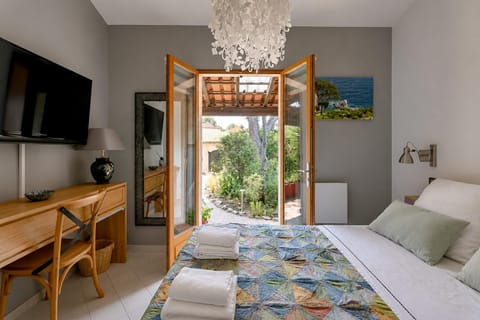 Property building, Living room, Bedroom