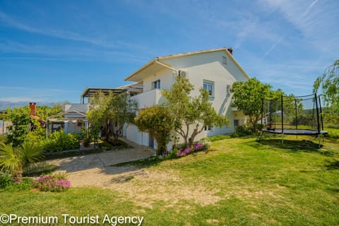 Property building, Natural landscape, Garden
