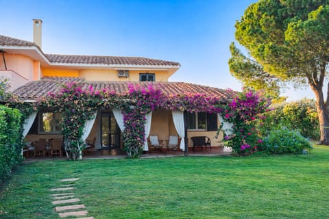 Property building, Spring, Day, Garden, Garden, Garden view