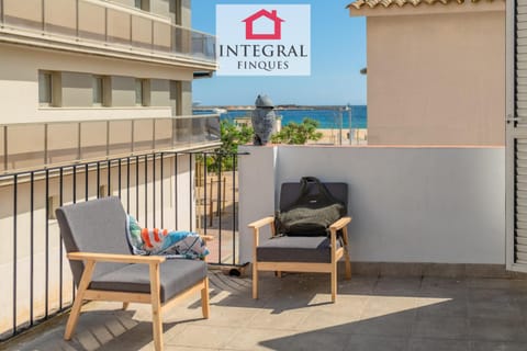 Day, Natural landscape, Balcony/Terrace