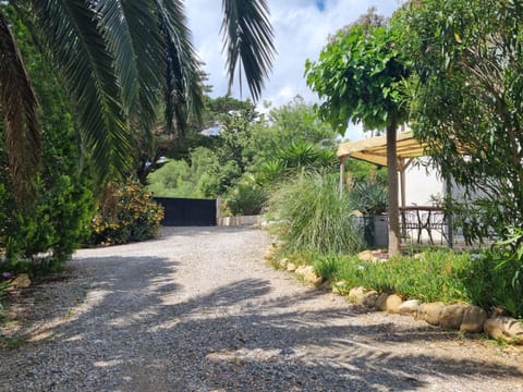 Facade/entrance, Garden