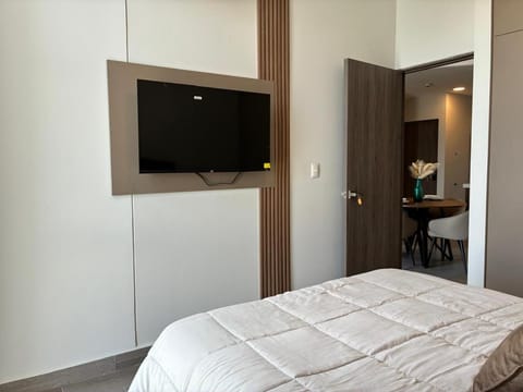 Bed, TV and multimedia, Bedroom