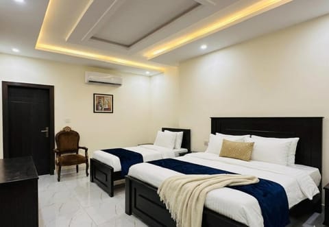 Bed, Photo of the whole room, Bedroom, air conditioner