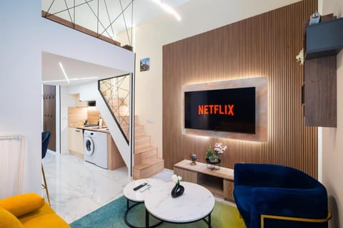 TV and multimedia, Living room, Seating area, Evening entertainment, washing machine