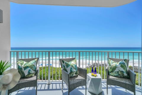 Day, View (from property/room), Balcony/Terrace, Seating area, Beach, Sea view