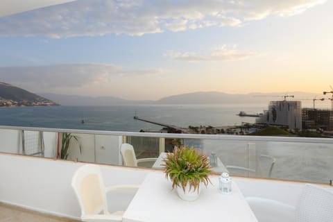 View (from property/room), Balcony/Terrace, Sea view