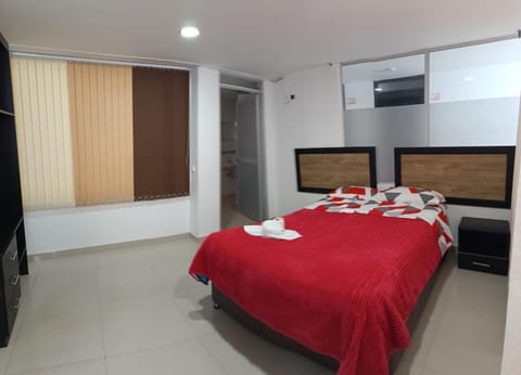 Bed, TV and multimedia, Photo of the whole room, towels, wardrobe