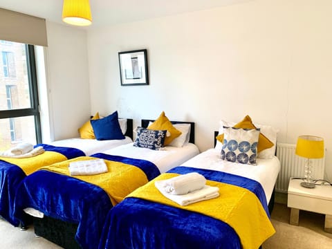 Photo of the whole room, Bedroom, towels
