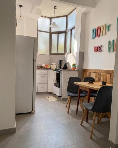Kitchen or kitchenette, Dining area, oven