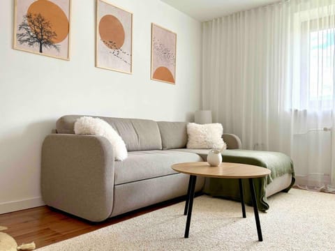 Bed, Living room