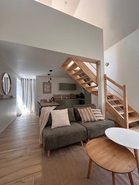 Kitchen or kitchenette, Living room, Seating area, stove, kitchen