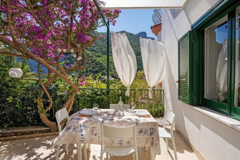 Patio, Spring, View (from property/room), Balcony/Terrace, Dining area, Garden view