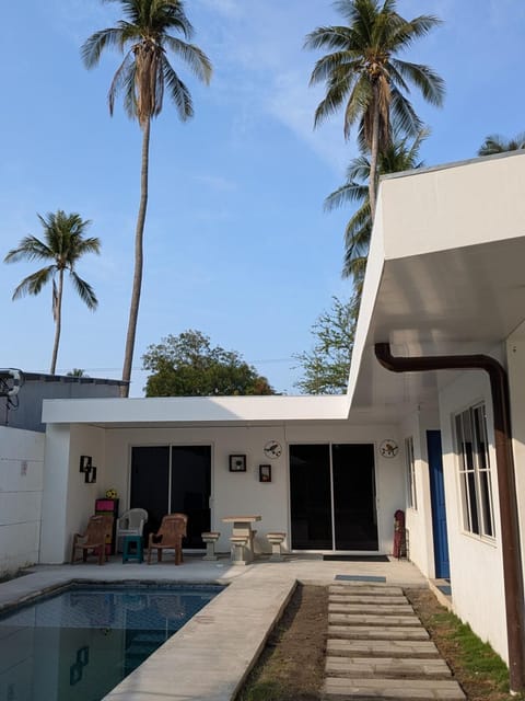 Balcony/Terrace, Swimming pool
