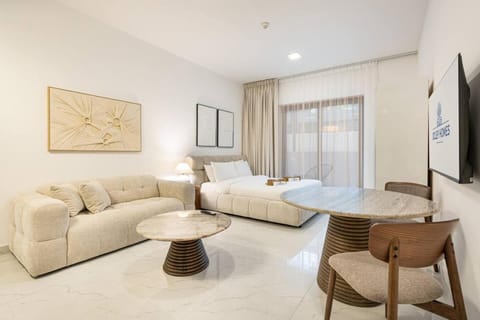 Bed, TV and multimedia, Living room, Photo of the whole room, Seating area, Bedroom