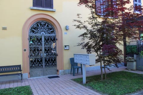 Facade/entrance, Garden