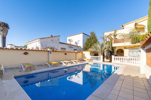 Patio, Day, Pool view, Swimming pool, Swimming pool, sunbed