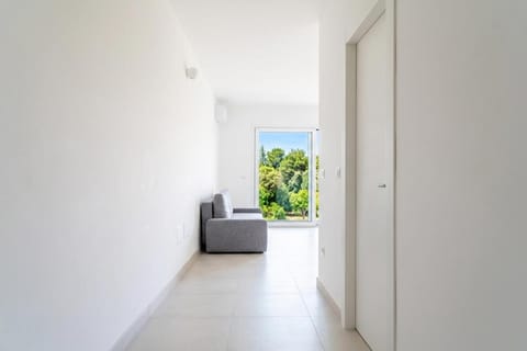 Living room, Seating area, air conditioner