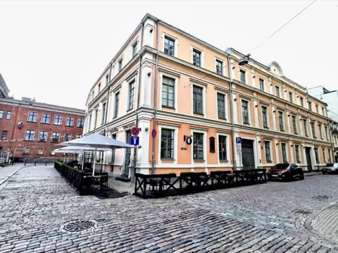 Property building, Street view, Location