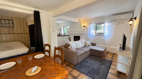 Living room, Dining area, Bedroom