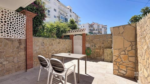 Off site, Day, Balcony/Terrace, Dining area