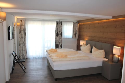 Day, Photo of the whole room