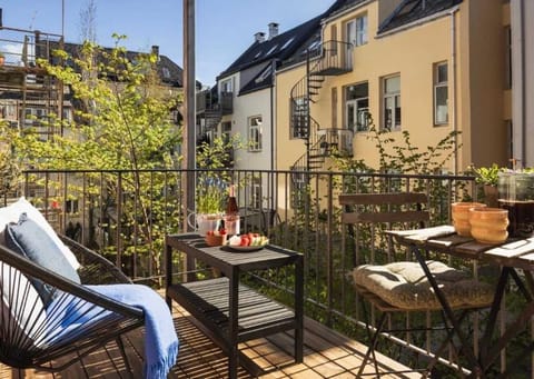 View (from property/room), Balcony/Terrace, Dining area