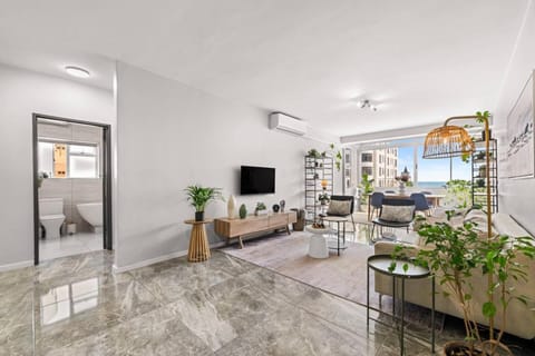 TV and multimedia, Living room, Evening entertainment, air conditioner
