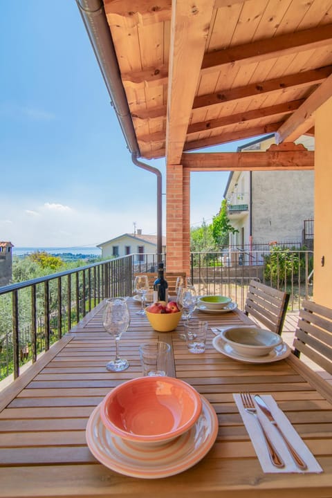Patio, Day, Natural landscape, View (from property/room), Balcony/Terrace, Dining area