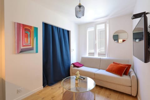 Living room, Decorative detail