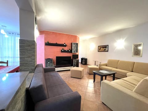 TV and multimedia, Living room, Seating area