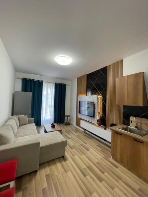 TV and multimedia, Kitchen or kitchenette, Living room, Seating area