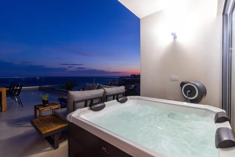 Night, Hot Tub, View (from property/room), Balcony/Terrace, Sea view