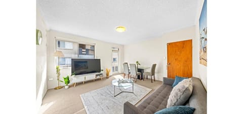 Communal lounge/ TV room, TV and multimedia, Living room, Seating area