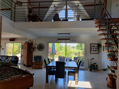 Dining area, Breakfast