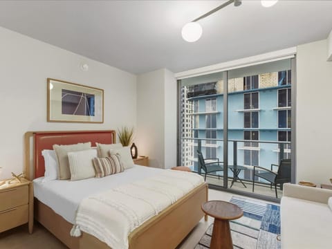 Bed, Seating area, Bedroom