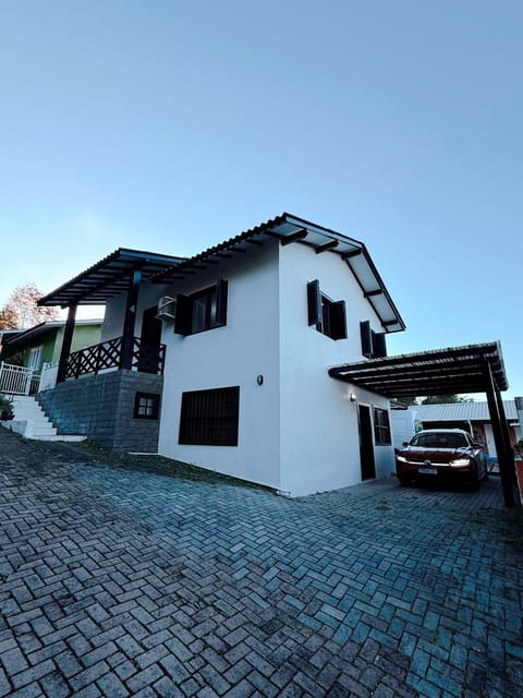 Property building, Day, Parking