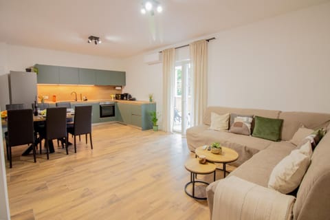 Living room, Seating area, Dining area, microwave, oven
