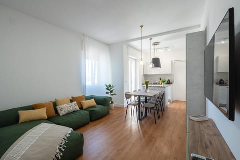 TV and multimedia, Kitchen or kitchenette, Living room