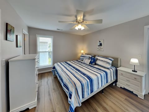 Bed, Bedroom, furniture, air conditioner
