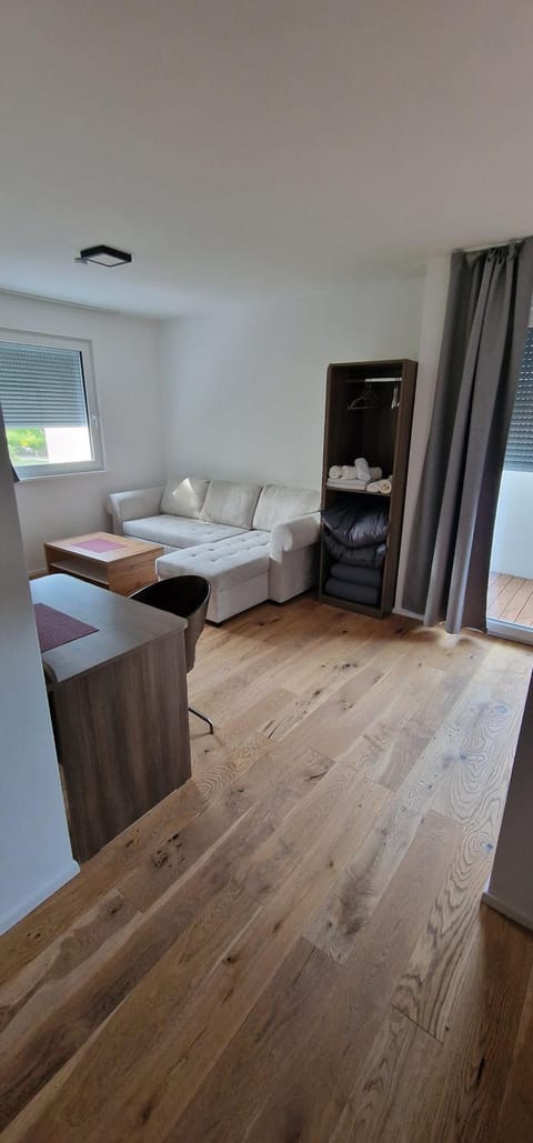 Bed, Living room