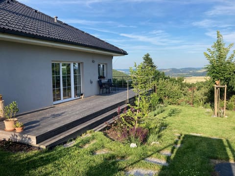 Property building, Balcony/Terrace, Garden view