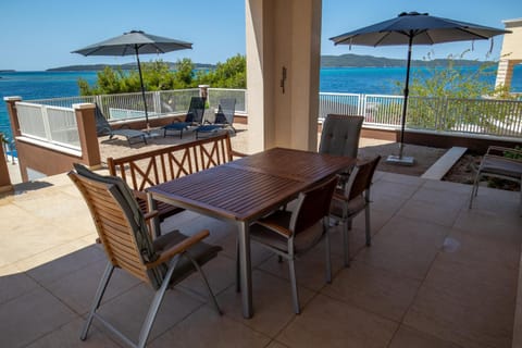 View (from property/room), Balcony/Terrace, Pool view, Sea view