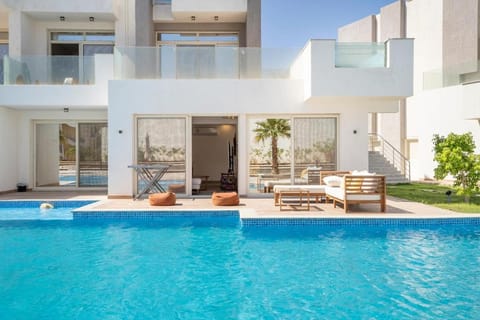 Balcony/Terrace, Swimming pool
