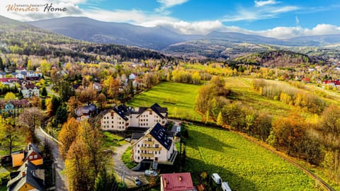 Property building, Day, Natural landscape, Bird's eye view, Mountain view
