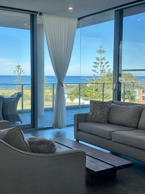 Living room, Sea view